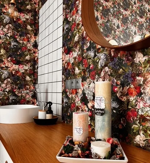 Candles by the washbasin
