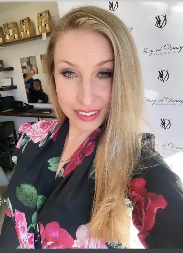 Portrait of Lenka Šínová, the massage therapist at the Wau Wau Massages studio